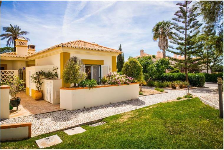 2Bedroom Bungalow Heated Shared Pool ,Near Carvoeiro And Ferrugudo エクステリア 写真