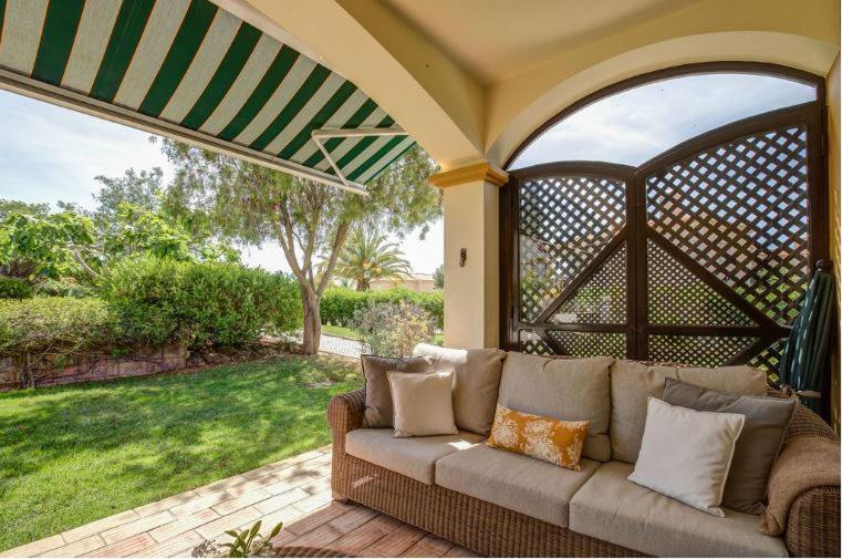 2Bedroom Bungalow Heated Shared Pool ,Near Carvoeiro And Ferrugudo エクステリア 写真