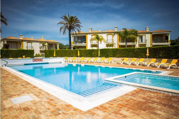 2Bedroom Bungalow Heated Shared Pool ,Near Carvoeiro And Ferrugudo エクステリア 写真