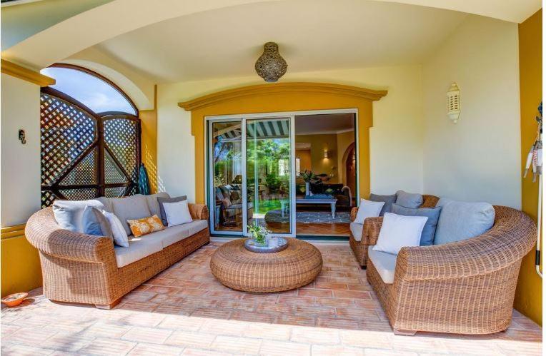 2Bedroom Bungalow Heated Shared Pool ,Near Carvoeiro And Ferrugudo エクステリア 写真