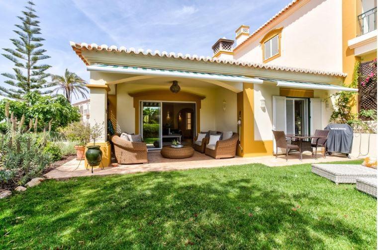 2Bedroom Bungalow Heated Shared Pool ,Near Carvoeiro And Ferrugudo エクステリア 写真